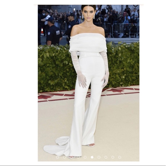 ✅NEW!! White JUMPSUIT (sleeves don’t cover hands) - Picture 2 of 4